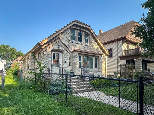 2640 N 48th STREET, Milwaukee, WI 53210