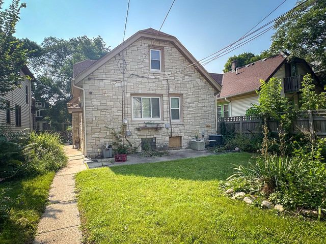 2640 N 48th STREET, Milwaukee, WI 53210