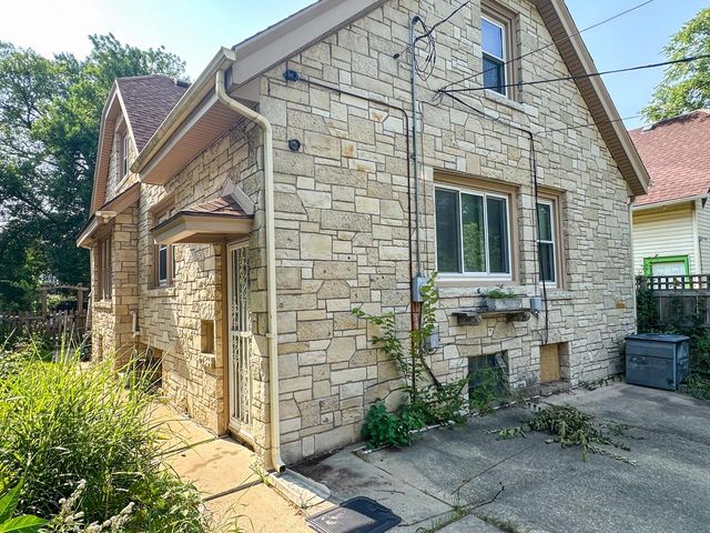 2640 N 48th STREET, Milwaukee, WI 53210