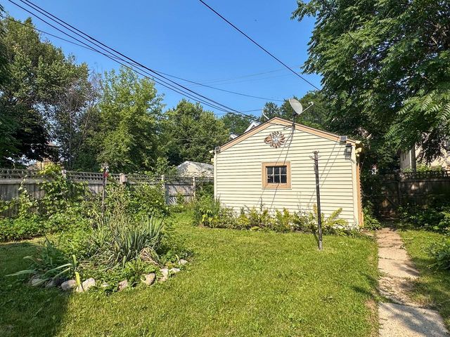 2640 N 48th STREET, Milwaukee, WI 53210