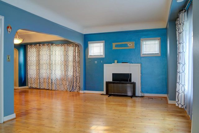 2640 N 48th STREET, Milwaukee, WI 53210