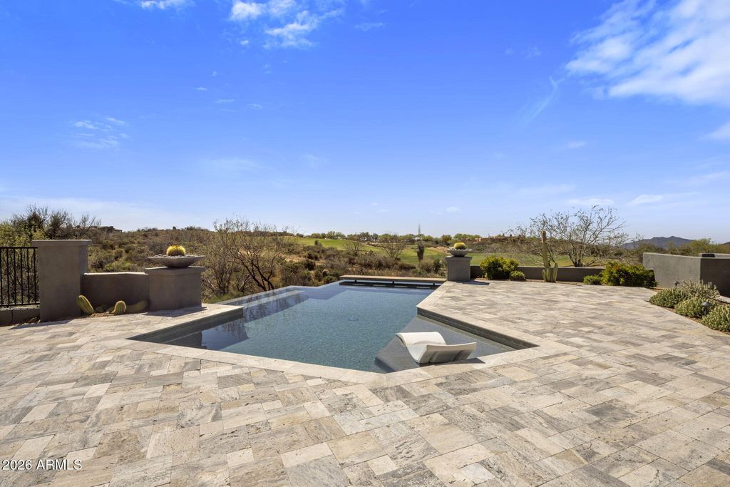 Image 12 of property listing at 11171 E PAINTED SKY Circle, Scottsdale, AZ 85262