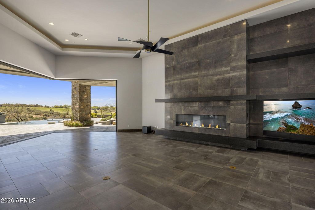 Image 5 of property listing at 11171 E PAINTED SKY Circle, Scottsdale, AZ 85262