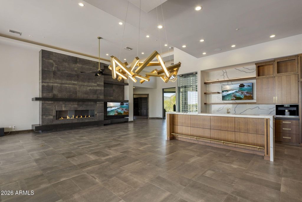 Image 6 of property listing at 11171 E PAINTED SKY Circle, Scottsdale, AZ 85262