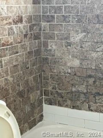 481 Hollister Avenue 2nd, Bridgeport, CT 06607