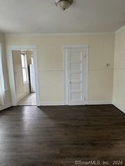 481 Hollister Avenue 2nd, Bridgeport, CT 06607