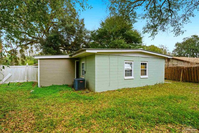 3 Teakwood Cir, Pensacola, FL 32506