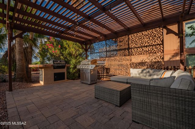 3000 W Camino Claveles, Tucson, AZ 85745