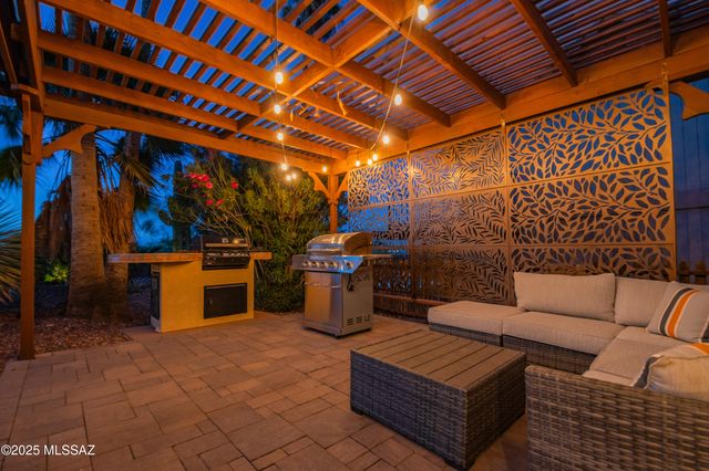 3000 W Camino Claveles, Tucson, AZ 85745