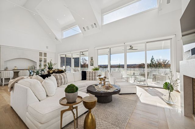 7354 Harlow Dr, College Grove, TN 37046