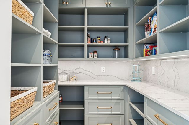 7354 Harlow Dr, College Grove, TN 37046