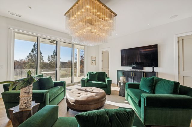 7354 Harlow Dr, College Grove, TN 37046