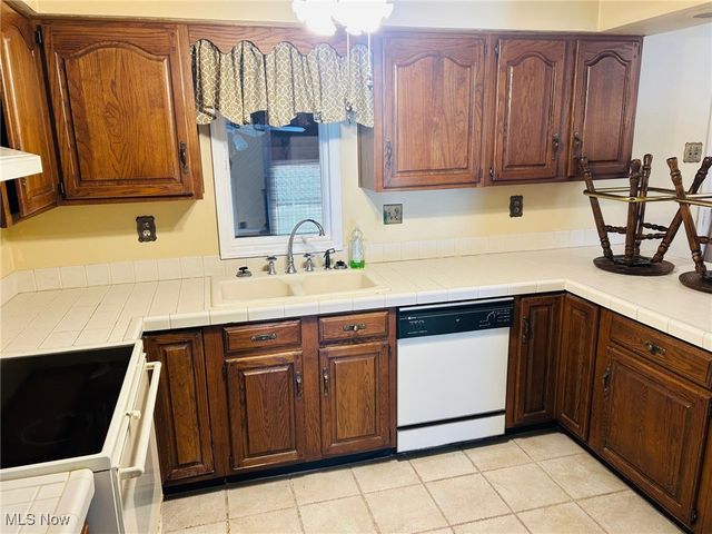 64682 Beth Dr., Bellaire, OH 43906