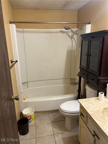 64682 Beth Dr., Bellaire, OH 43906