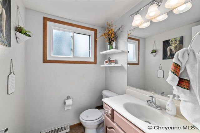 419 SIERRA DR, Cheyenne, WY 82009