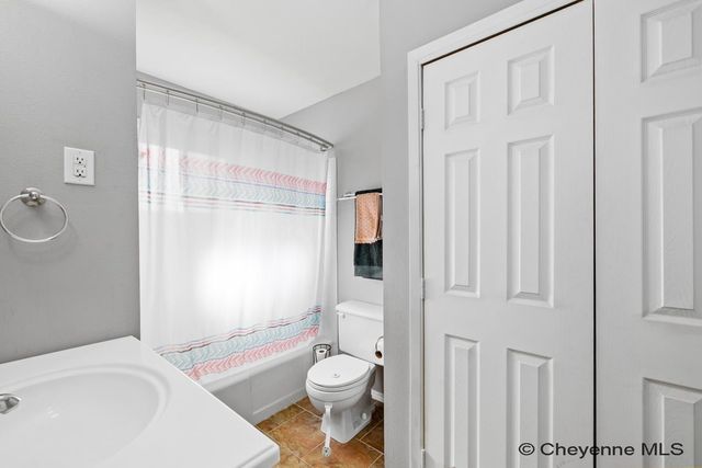 419 SIERRA DR, Cheyenne, WY 82009