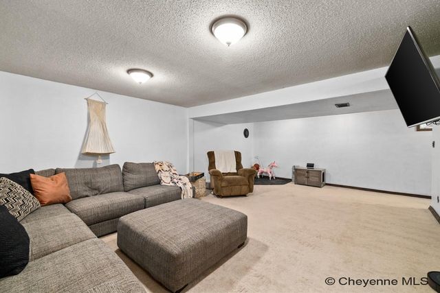 419 SIERRA DR, Cheyenne, WY 82009
