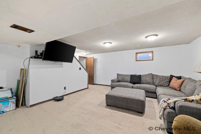 419 SIERRA DR, Cheyenne, WY 82009