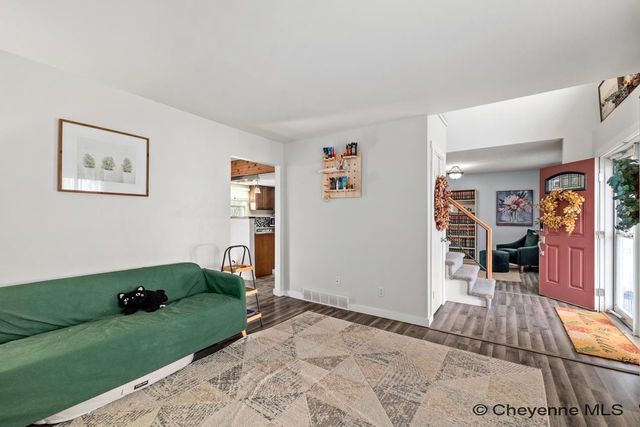 419 SIERRA DR, Cheyenne, WY 82009