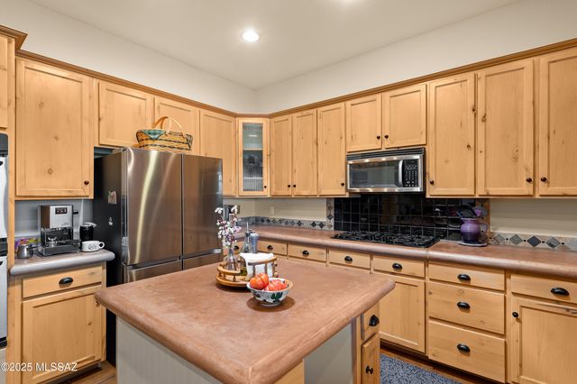 6300 N Abington Road, Tucson, AZ 85743