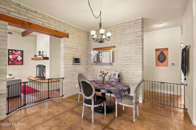 6300 N Abington Road, Tucson, AZ 85743