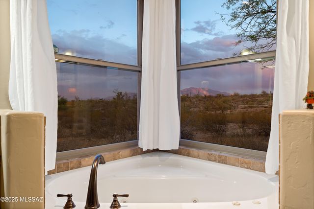 6300 N Abington Road, Tucson, AZ 85743