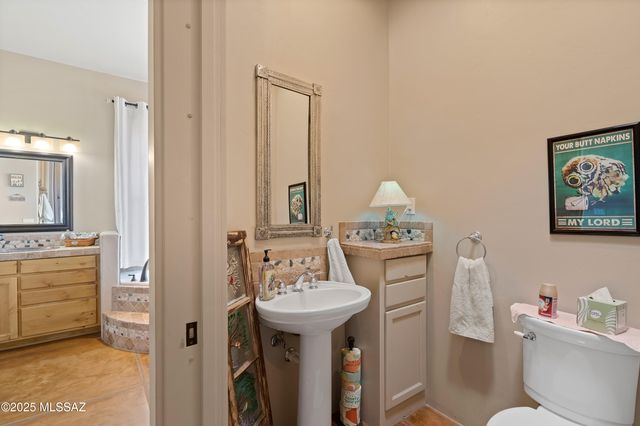 6300 N Abington Road, Tucson, AZ 85743