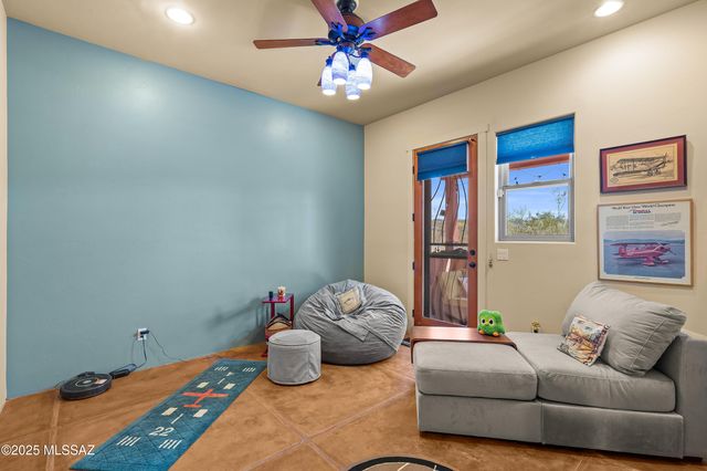 6300 N Abington Road, Tucson, AZ 85743