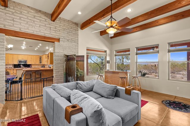 6300 N Abington Road, Tucson, AZ 85743