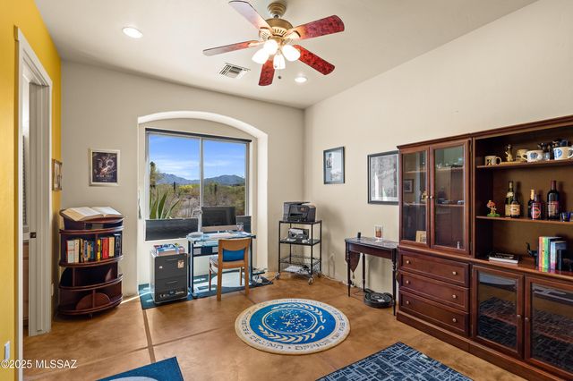 6300 N Abington Road, Tucson, AZ 85743