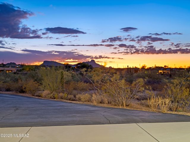 6300 N Abington Road, Tucson, AZ 85743