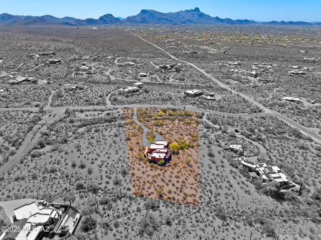 6300 N Abington Road, Tucson, AZ 85743