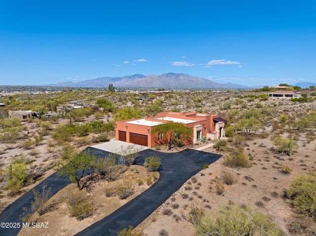 6300 N Abington Road, Tucson, AZ 85743