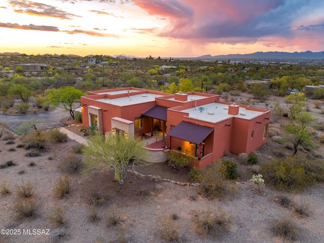 6300 N Abington Road, Tucson, AZ 85743