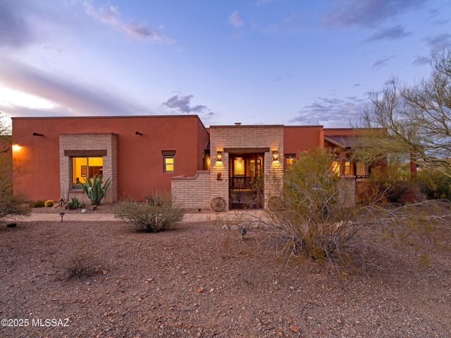 6300 N Abington Road, Tucson, AZ 85743