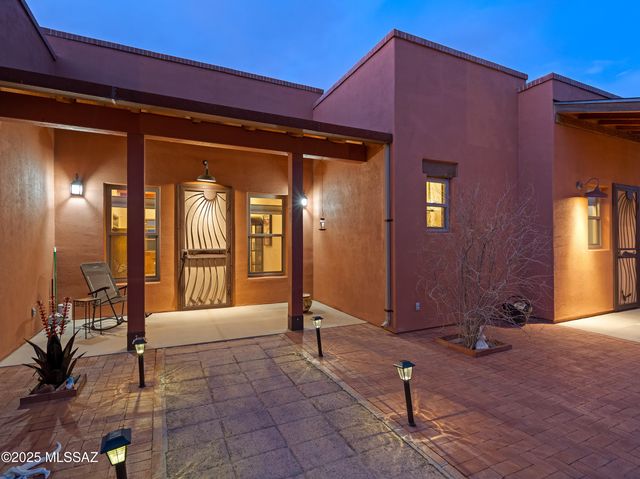 6300 N Abington Road, Tucson, AZ 85743