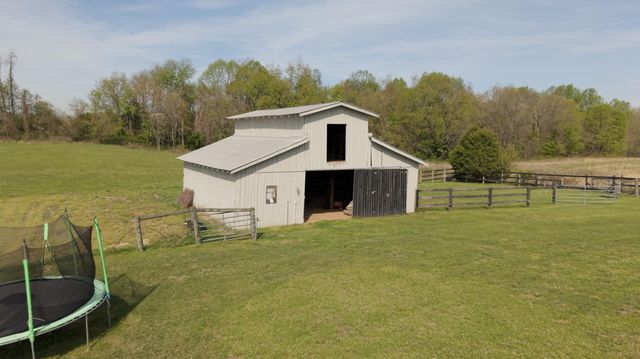 3001 Noble Court, Waco, KY 40385