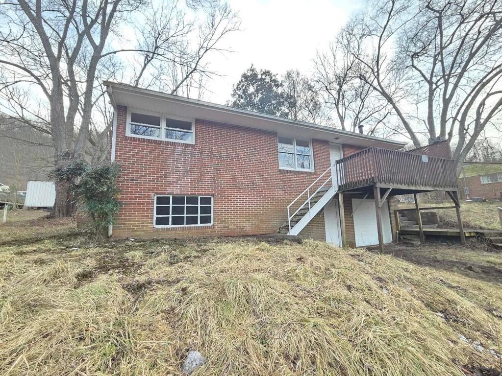 141 High Street, Drift, KY 41619