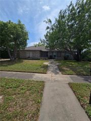 1310 Southbay Dr, Corpus Christi, TX 78412