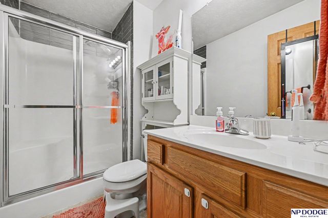 18907 R Street, Omaha, NE 68135