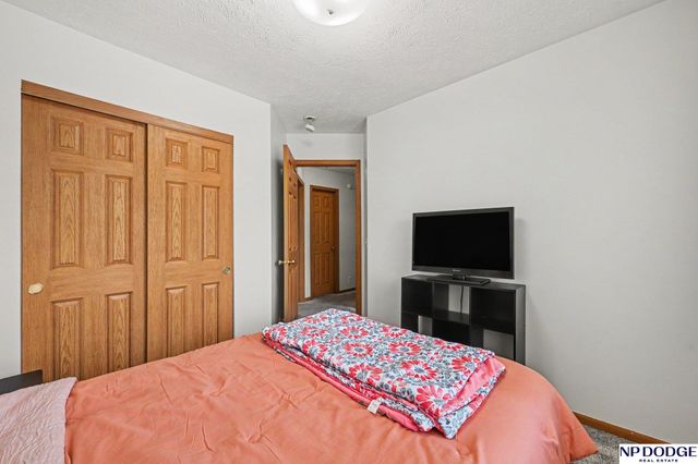 18907 R Street, Omaha, NE 68135