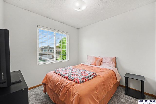 18907 R Street, Omaha, NE 68135