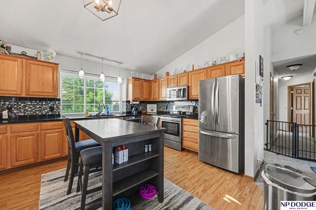 18907 R Street, Omaha, NE 68135