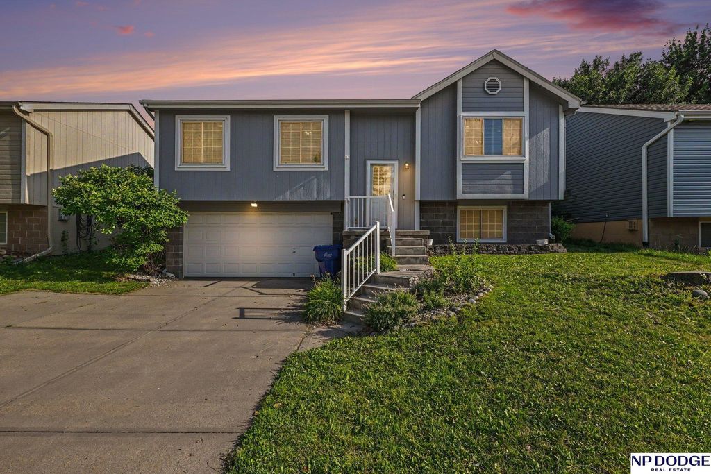 18907 R Street, Omaha, NE 68135