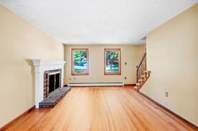 42 Taschereau Boulevard, Nashua, NH 03062
