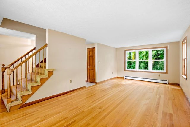 42 Taschereau Boulevard, Nashua, NH 03062