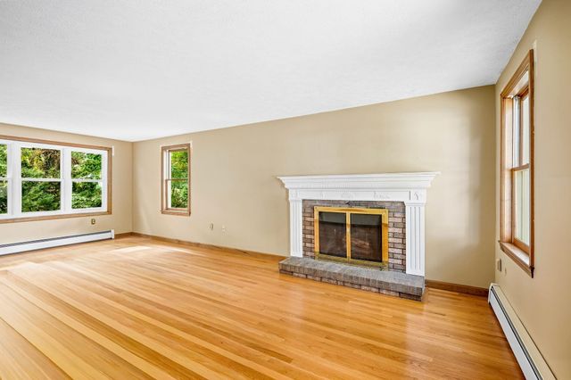 42 Taschereau Boulevard, Nashua, NH 03062