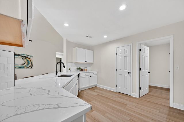 2832 Red Oak Drive, Grand Prairie, TX 75052