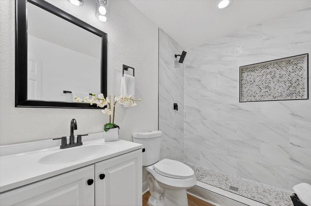 2832 Red Oak Drive, Grand Prairie, TX 75052