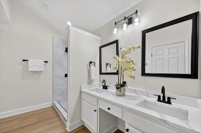 2832 Red Oak Drive, Grand Prairie, TX 75052